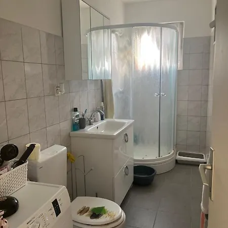 Tommy Apartman Zára