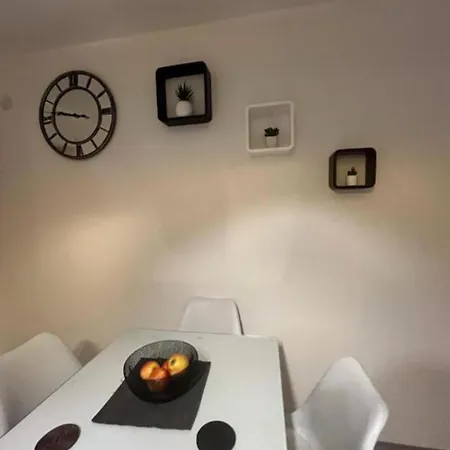 Tommy Apartament *