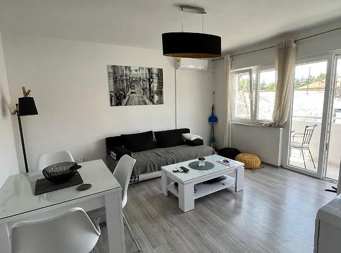 Апартаменти Tommy Задар